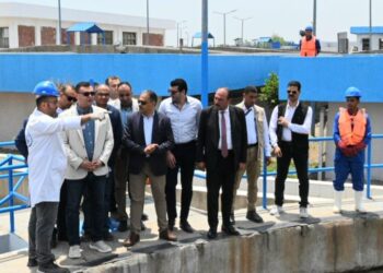 وزير الإسكان ومحافظ الشرقية يتابعان سير العمل بمنظومتي مياه الشرب والصرف الصحي بالمحافظة