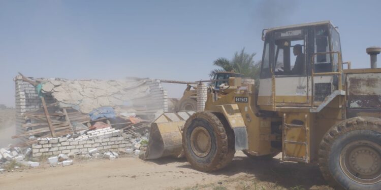 إزالة التعديات الواقعة على مساحة 507 أفدنة بمدينتي بنى سويف والفشن الجديدتين