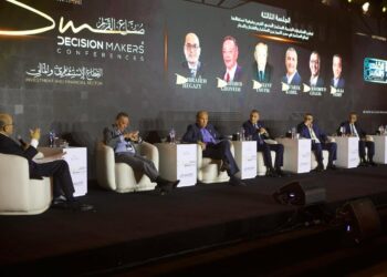 اختتام فعاليات مؤتمر "صناع القرار" بمناقشات حول سبل توطين الاستثمارات الأجنبية المباشرة والتحديات والفرص في السوق المصرية