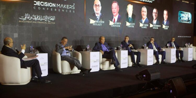 اختتام فعاليات مؤتمر "صناع القرار" بمناقشات حول سبل توطين الاستثمارات الأجنبية المباشرة والتحديات والفرص في السوق المصرية