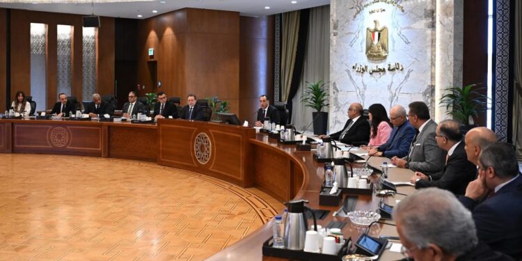 حسنين: السماح بالبيع بالدولار للأجانب والزام المطورين بإدخال العوائد الى البنوك خطوة قوية لتنظيم السوق ودفع تصدير العقار