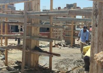 وزير الإسكان يتابع سير العمل بمشروعات تطوير البنية الأساسية والإسكان والخدمات بقرى مارينا السياحية