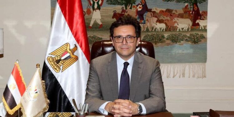 "الإسكان" تسلم "الثقافة" أول موقع لمشروع "المقهى الثقافي – Café Cultural" بمدينة العلمين الجديدة