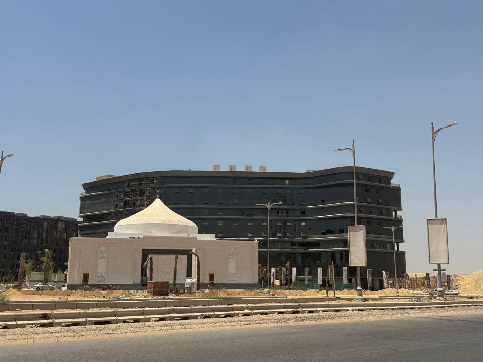 «هوم تاون»:  تسليم الوحدات الإدارية بمشروع «ZAHA PARK» بالعاصمة الإدارية