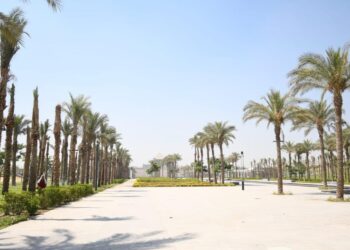 وزير الإسكان يتفقد المنطقة الاستثمارية ومشروع الأرينا بحدائق "تلال الفسطاط"