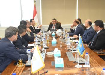 وزير الإسكان يتابع إجراءات تشغيل منطقة الأعمال المركزية بالعاصمة الإدارية الجديدة