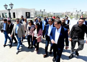 وزير الإسكان ووزراء التخطيط والتنمية المحلية والزراعة والتموين ومحافظ مطروح في جولة تفقدية بالمدينة التراثية بالعلمين