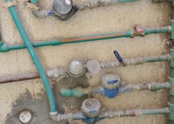 أجهزة المدن الجديدة تواصل ضبط وإزالة وصلات المياه الخلسة وتحصيل المتأخرات