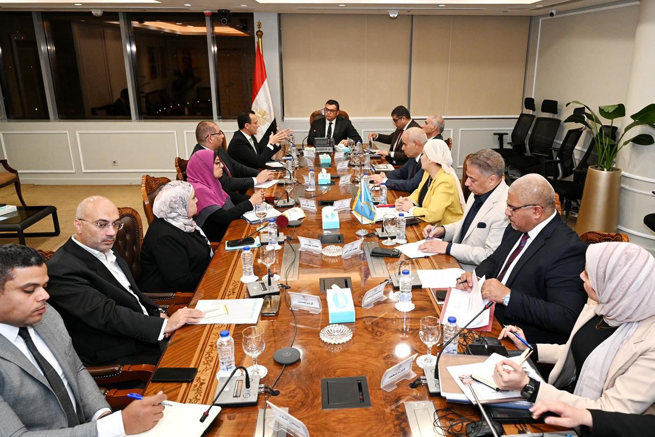 وزير الإسكان يتابع موقف مبادرتي "بيتك في مصر" و"بيت الوطن" للمصريين بالخارج