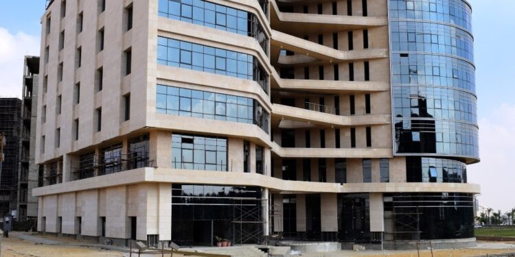 تسليم 70% من مشروع “The Central العاصمة الإدارية الجديدة” في حي المال والأعمال