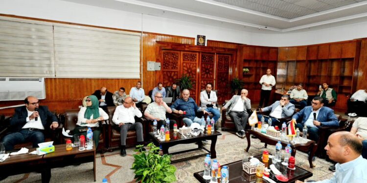 وزير الإسكان يعقد اجتماعا بمقر جهاز “مدينة 6 أكتوبر ” لمتابعة سير العمل بمدن أكتوبر والشيخ زايد وسفنكس الجديدة