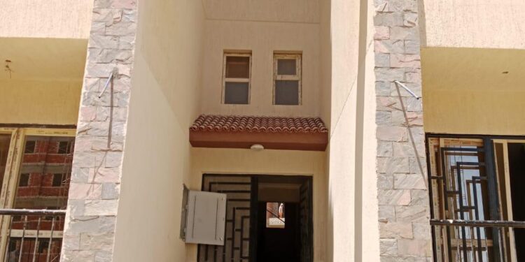 وزير الإسكان يتابع موقف مشروعات “سكن لكل المصريين” فى 4 مدن جديدة