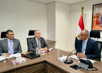 نائب وزير الإسكان: متابعة تصنيع المهمات الكهروميكانيكية بمشروعات المياه والصرف بالتعاون مع العربية للتصنيع