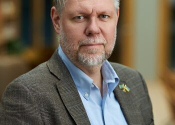 صامويل لونديل: “السنوس” يمنح كمية نيكوتين للمدخن البالغ بشكل أقل خطورة للصحة