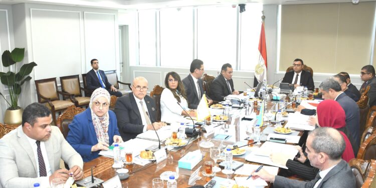 وزير الإسكان يترأس اجتماع مجلس إدارة الهيئة العامة للتنمية السياحية