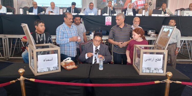 وزير الإسكان: تخصيص 568 قطعة للمواطنين الذين تم توفيق أوضاعهم بمنطقة الرابية بالشروق