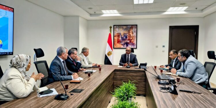 نائب وزير الاسكان يتابع موقف منظومة الصرف الصحى بمدينة دهب بمحافظة جنوب سيناء