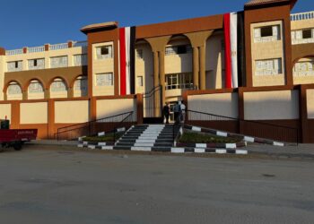تسليم أول مدرسة تجريبي ودفع العمل بالمشروعات السكنية بأكتوبر الجديدة