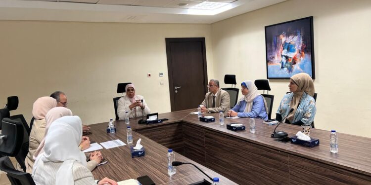 المشرف على قطاع الإسكان والمرافق تعقد اجتماعا لمناقشة آليات العمل بالقطاع والوقوف على موقف الزيارات الميدانية