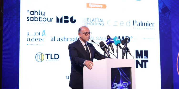 فريد: إصدار سندات توريق بنحو 211 مليار جنيه منذ 2022.. وتلقينا 31 طلبًا لتأسيس صناديق عقارية