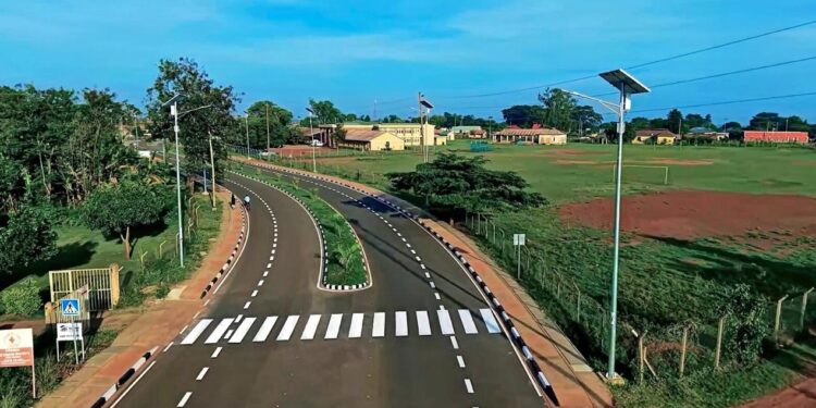 المقاولون العرب تنتهي من تنفيذ مشروعات طرق مدينتي باليسا وكومي بشرق أوغندا