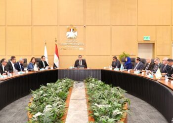 برئاسة الشربيني.. مناقشة الإجراءات التنفيذية والمحفزات الخاصة بالعمران والبناء الأخضر والمستدام