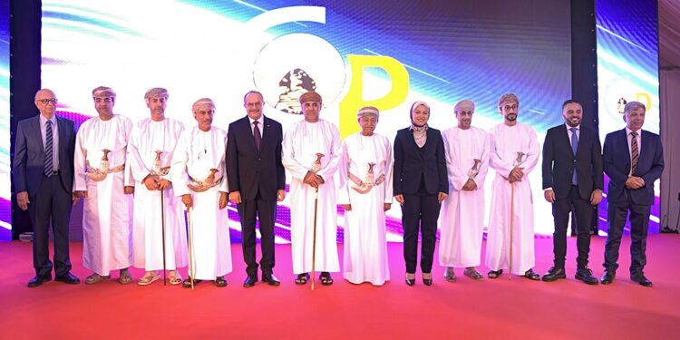 مصنع جديد للخرسانة الجاهزة يعزز قطاع البناء في سلطنة عُمان ويدعم رؤية 2040