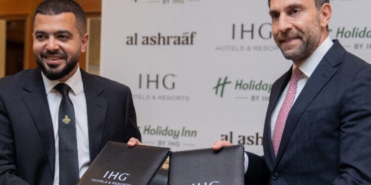 «الأشراف للتطوير العقاري» توقع اتفاقية تعاون مع مجموعة IHG العالمية لإدارة فندق «هوليداي إن» بالعبور