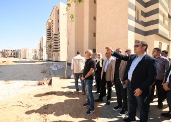 وزير الإسكان يتفقد وحدات 538 عمارة بالمبادرة الرئاسية “سكن لكل المصريين” بمدينة العاشر من رمضان
