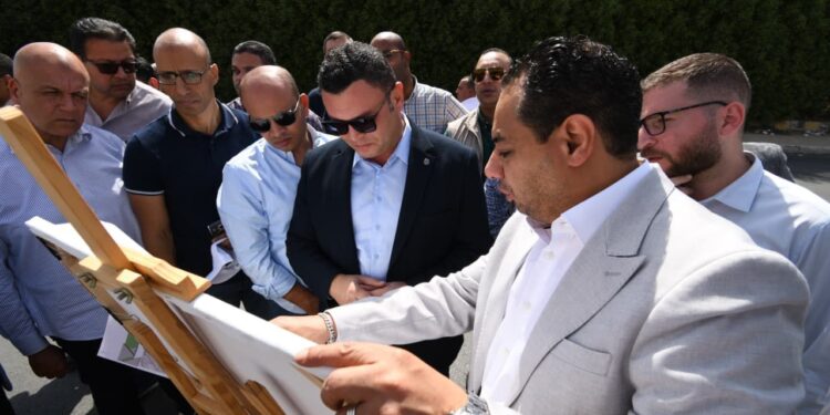 الشربيني يتفقد الأعمال الجارية لتطوير الطرق والمحاور بمدينتي 6 أكتوبر وحدائق أكتوبر