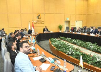 وزير الإسكان يلتقي جمعية المطورين العقاريين لبحث سبل تعزيز التعاون