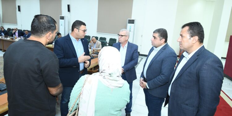 وزير الاسكان يجتمع برؤساء أجهزة مدن “العاشر من رمضان وحدائق العاشر والعبور والعبور الجديدة”