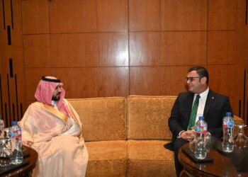 وزير الإسكان يلتقي وفد وزارة شئون البلديات والإسكان السعودية لبحث سبل تعزيز التعاون