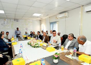 الشربيني يعقد اجتماعا مع الشركات العاملة بحدائق تلال الفسطاط ويتابع الاعمال النهائية بالمشروع