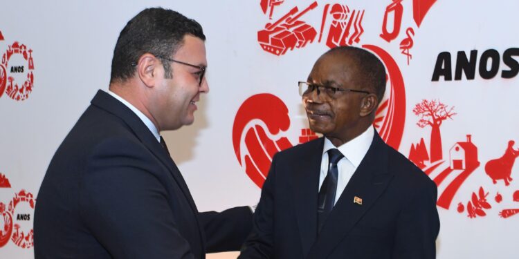 وزير الإسكان يُشارك في احتفالية مرور 50 عامًا على استقلال جمهورية أنجولا