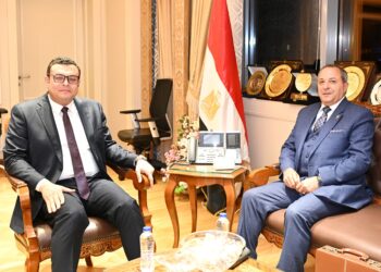 وزير الإسكان يستقبل محافظ بورسعيد لبحث استعدادت المحافظة للتعامل مع موسم الأمطار