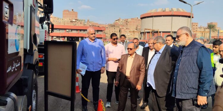 رئيس القابضة للمياه يتفقد محطة الصرف الصحى بالاميرية