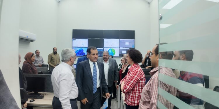 رئيس الصرف الصحي بالقاهرة: مركز الأزمات والطوارئ جاهز للعمل 24 ساعة يوميا