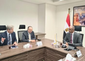 نائب وزير الإسكان يلتقي تحالف شركة المقاولون العرب مع إحدى الشركات العالمية المتخصصة في مجال تحلية مياه البحر