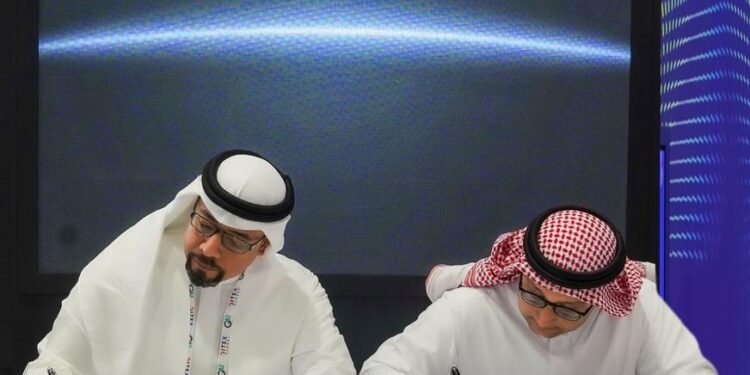 تحالف بين “ماجنا إيه آي” و”تكنوفال” بقيمة 1.1 مليار ريال سعودي لتعزيز التحوّل الصناعي في المنطقة