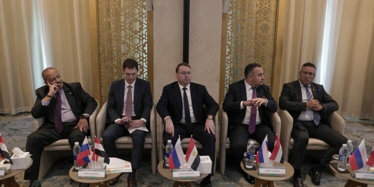 400 مليون دولار تبادل تجاري بين القاهرة ومقاطعة سفيردلوفسك الروسية