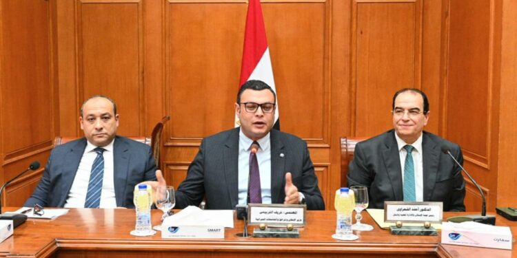 الشربيني يشارك في اجتماع لجنة الإسكان والإدارة المحلية والنقل بمجلس الشيوخ لمناقشة خطة عمل وزارة الإسكان