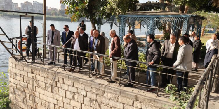 رئيس مياه القاهرة يتفقد محطة مياه الروضة لمتابعة خطط الصيانة والعمرات الدورية