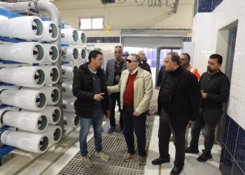 نائب رئيس القابضة للمياه يجري جولة تفقدية على محطات إنتاج المياه بمحافظة مطروح