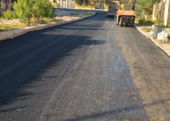 استكمال تنفيذ وتطوير الطرق والمداخل بمدن الفيوم الجديدة والعبور وحدائق العاشر من رمضان