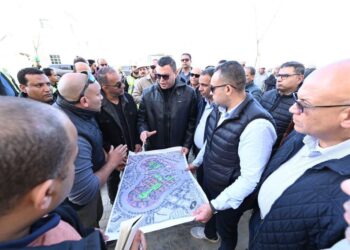 وزير الإسكان يتفقد مشروع “كوبري C19” والمدينة التراثية بالعلمين الجديدة