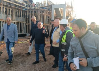 رئيس القابضة لمياه الشرب والصرف الصحي يتفقد مشروعات الصرف الصحي بمحافظة كفر الشيخ