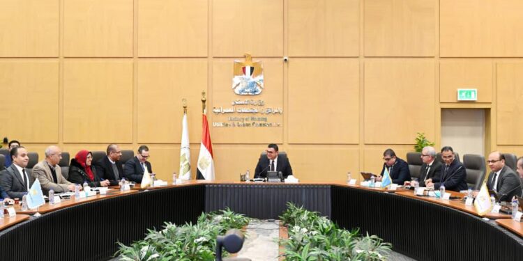 وزير الإسكان يتابع مع “سيتي إيدج” موقف مبيعات وتسويق عدد من مشروعات المجتمعات العمرانية