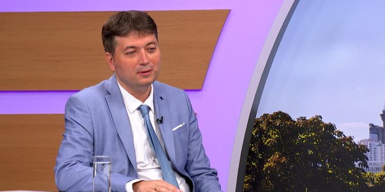 الطب يكتشف طرقًا جديدة لعلاج سرطان الرئة ومخاطر التدخين السلبي