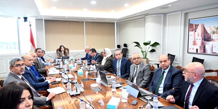 وزيرة الإسكان تستعرض الخطط التسويقية لشركة “سيتي إيدج” ومبيعات مشروعات المجتمعات العمرانية